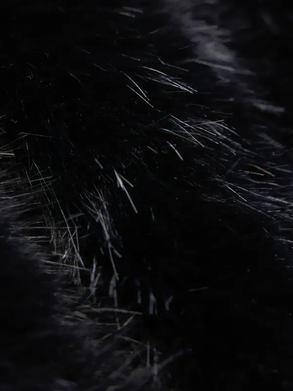 Ella and il Izaya Fake Fur Cape Black