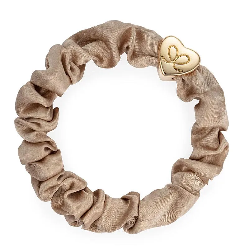 By Eloise Scrunchie/Armbånd Silk Sand