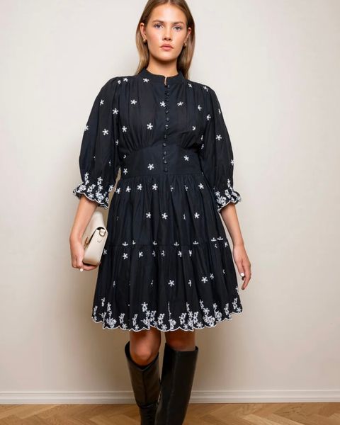 Hovedbilde MISSMAYA Scarlett Dress Noir Embroidery 